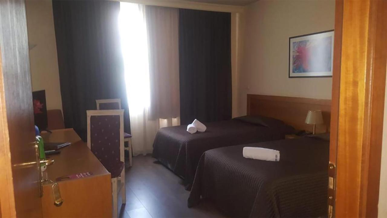 Hotel Doro City Тирана Экстерьер фото