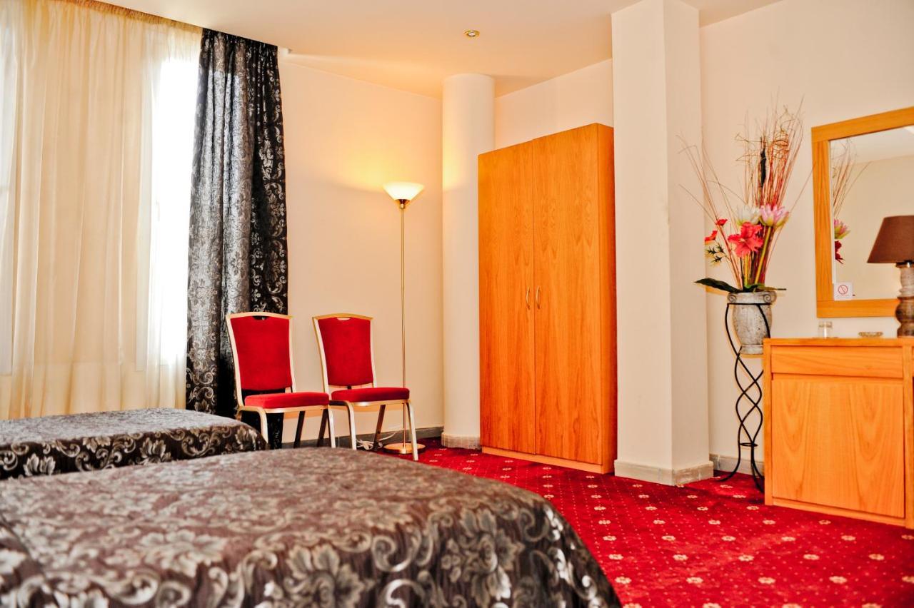 Hotel Doro City Тирана Экстерьер фото