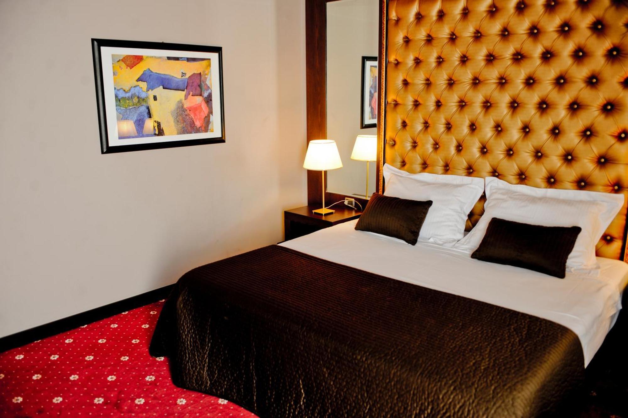Hotel Doro City Тирана Экстерьер фото