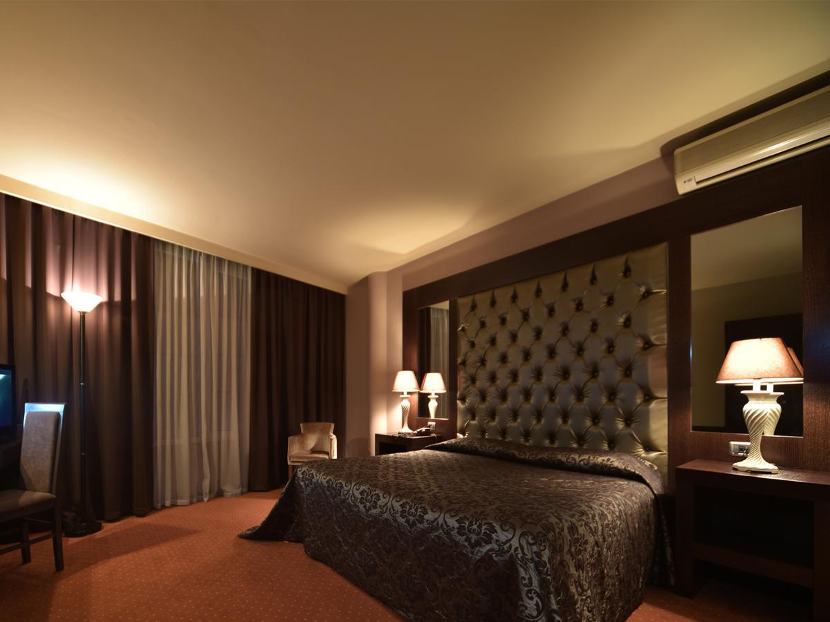 Hotel Doro City Тирана Экстерьер фото