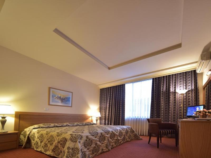 Hotel Doro City Тирана Экстерьер фото