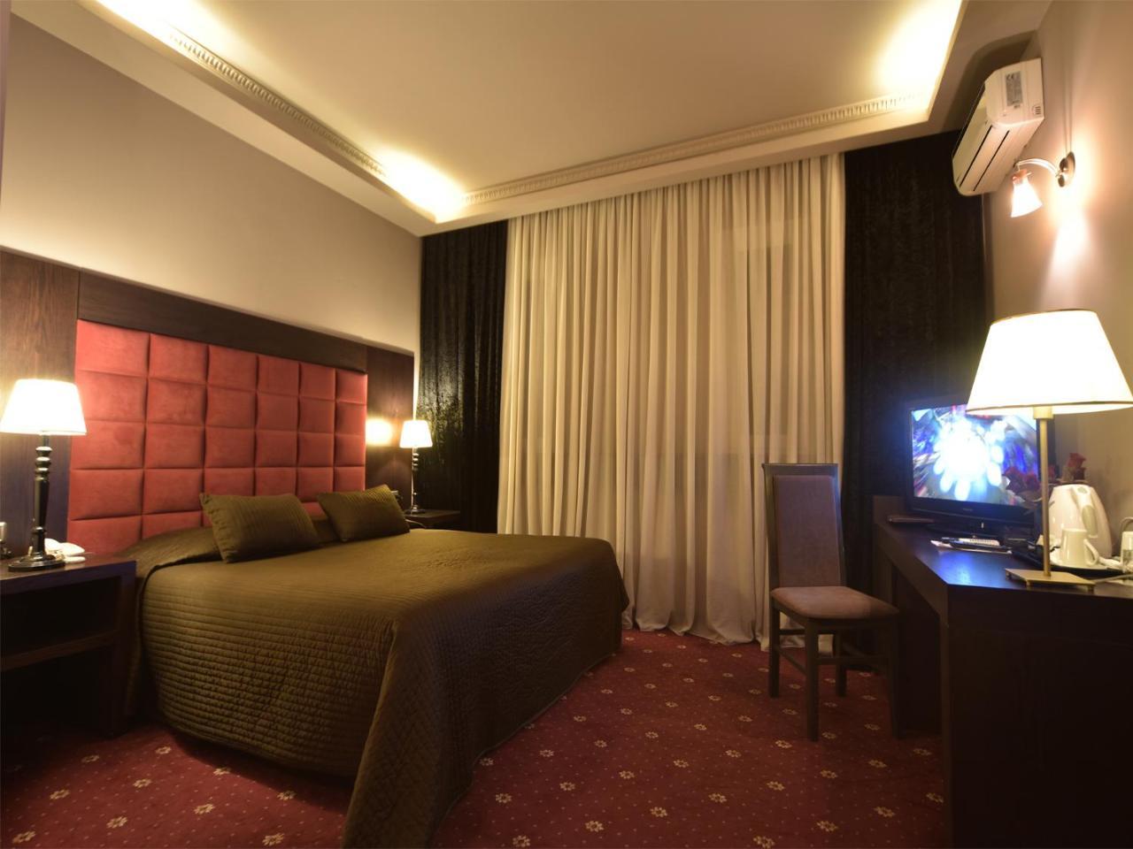 Hotel Doro City Тирана Экстерьер фото